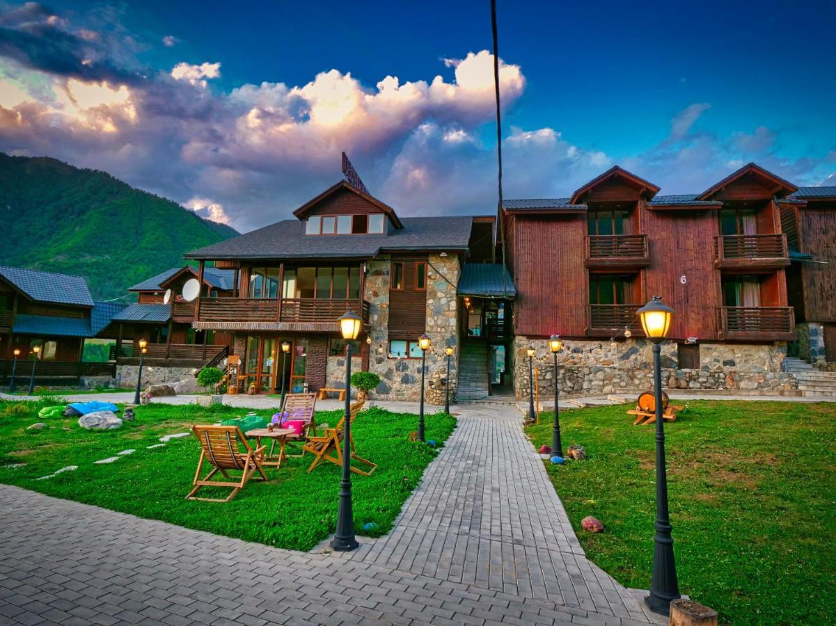 Hotel Banguriani Mestia Extérieur photo